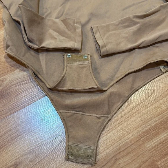 NWOT’s Skims long sleeve mock neck bodysuits SET of three - Picture 5 of 10